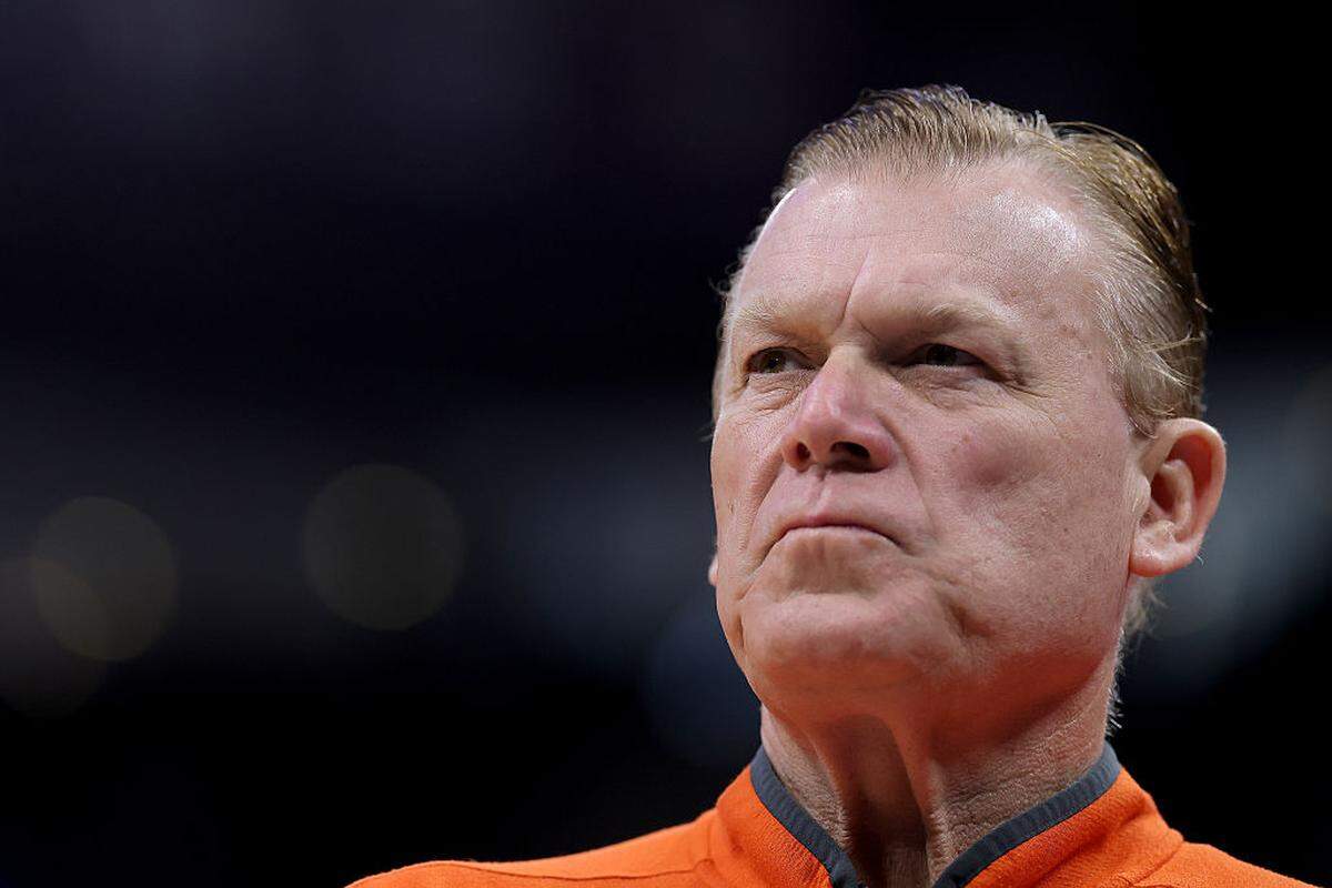 Illinois head coach Brad Underwood takes a great deal of pride in his coaching roots that date back to Dodge City, where he became a first-time head coach at the age of 25 in 1989.