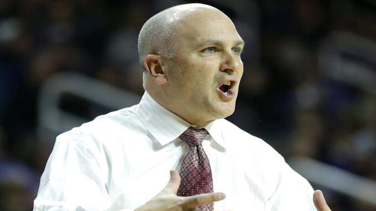 
Bradley coach Geno Ford has had to work with a patchwork lineup much of the time this season. The Braves visit Wichita State on Wednesday night.
