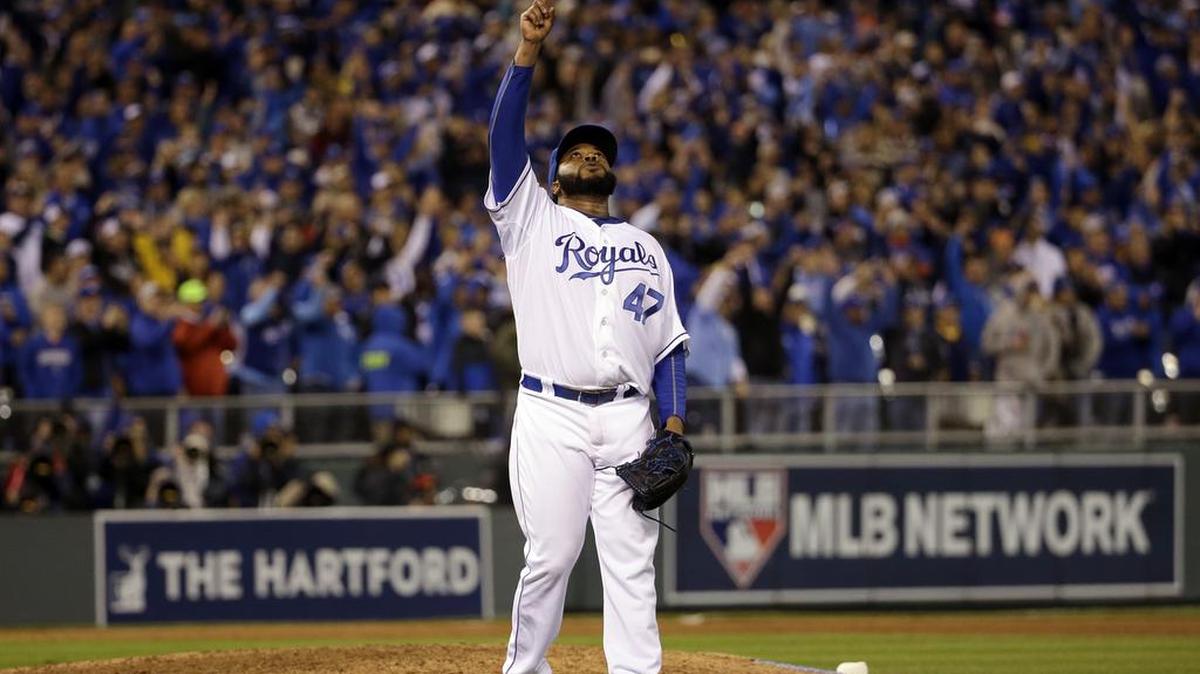 Kansas City Royals pitcher Johnny Cueto reacts after getting New York Mets' Yoenis Cespedes to fly out and end Game 2 of the Major League Baseball World Series Wednesday, Oct. 28, 2015, in Kansas City, Mo.