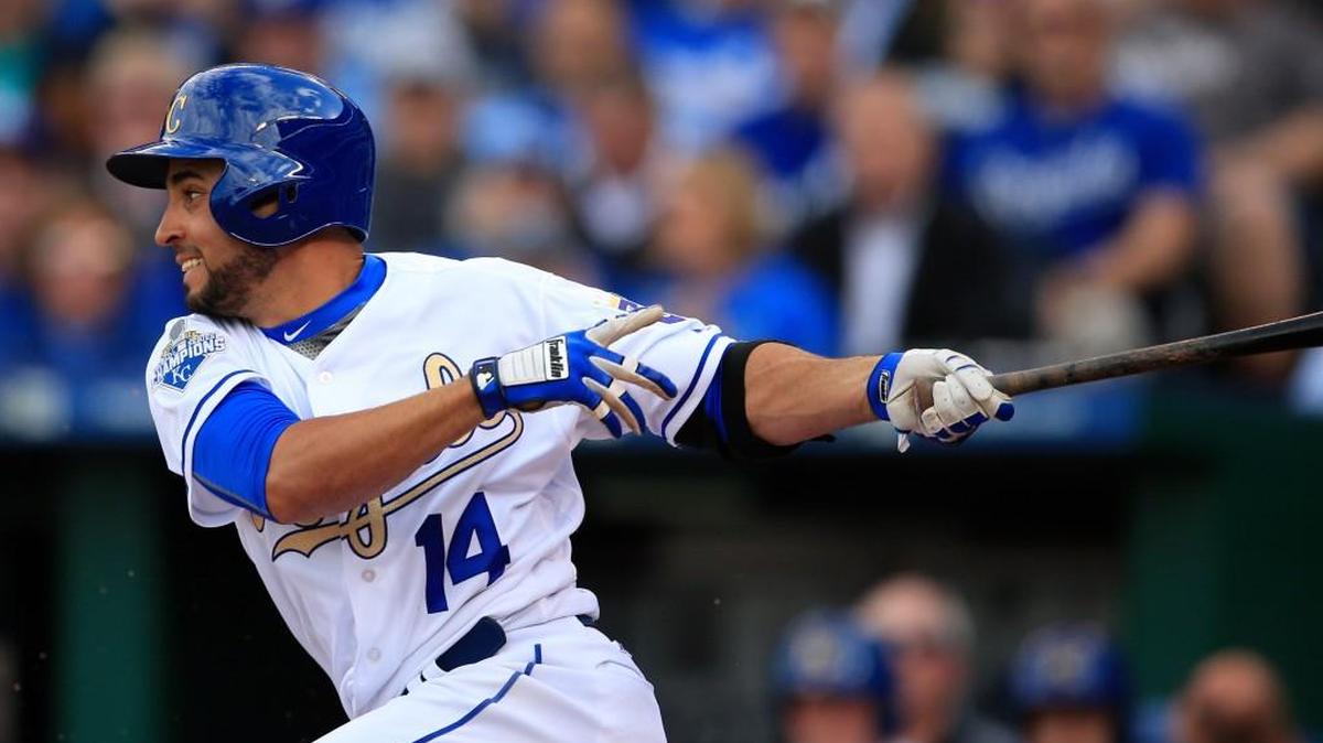 Omar Infante is hoping for a full and productive 2016 season after an off year in 2015 that included injuries.