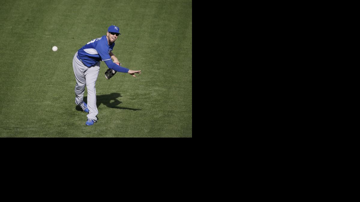 
Kansas City’s James Shields throws in the outfield during a workout Thursday in San Francisco. 
