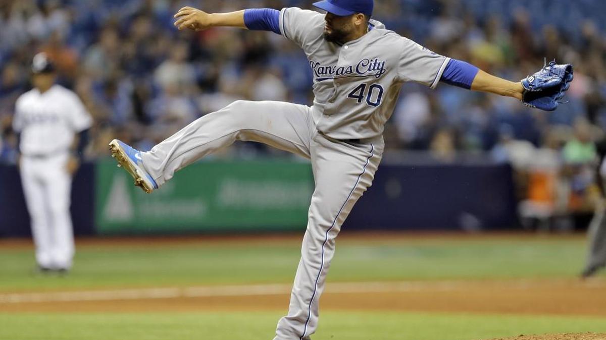 
Kansas City reliever Kelvin Herrera flew back to Kansas City along with outfielder Alex Rios early from St. Petersburg, Fla., after being diagnosed with chickenpox.
