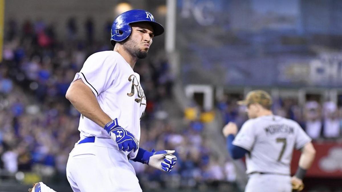 Royals first baseman Eric Hosmer rounded the bases after hitting a three-run homer in the bottom of the eighth inning.
