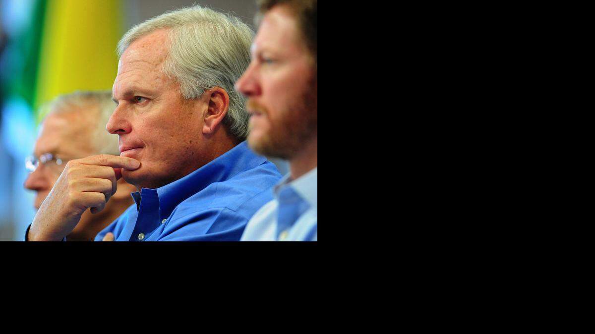 
Rick Hendrick’s fleet of drivers includes Dale Earnhardt Jr. (right). 
