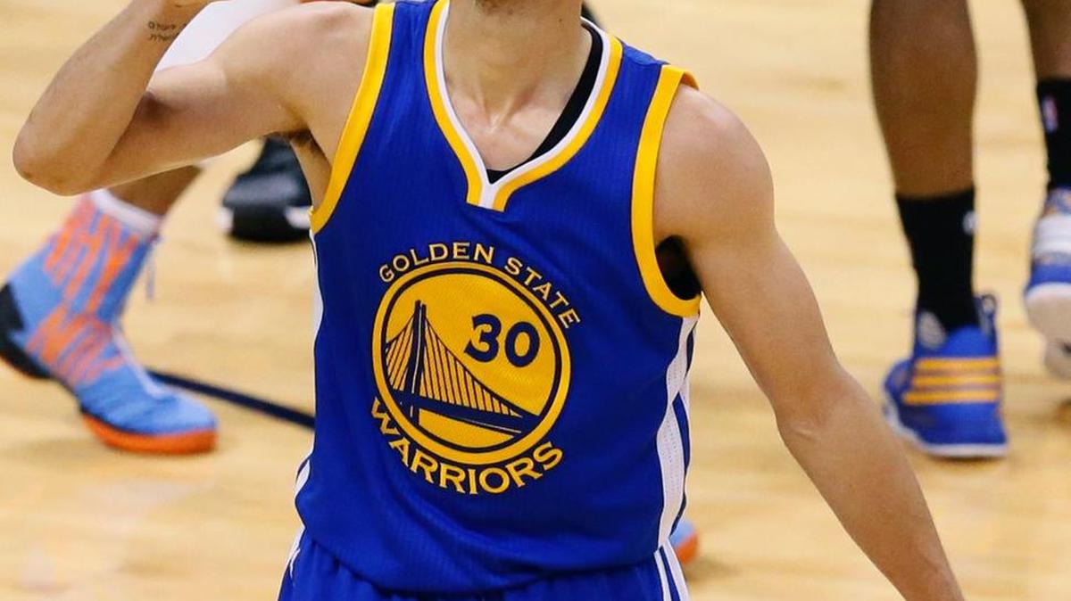 Warriors guard Stephen Curry celebrates against the Thunder late in Game 6 on Saturday in Oklahoma City.