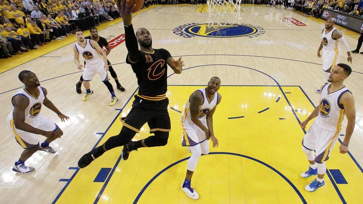 Cleveland Cavaliers forward LeBron James shoots against the Golden State Warriors during the first half of Game 5 of the NBA Finals in Oakland, Calif., on Monday.