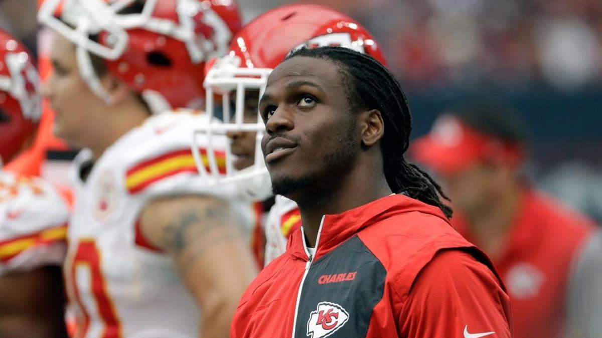 Chiefs running back Jamaal Charles stands on the sideline during the team’s 19-12 loss to the Texans on Sunday in Houston.