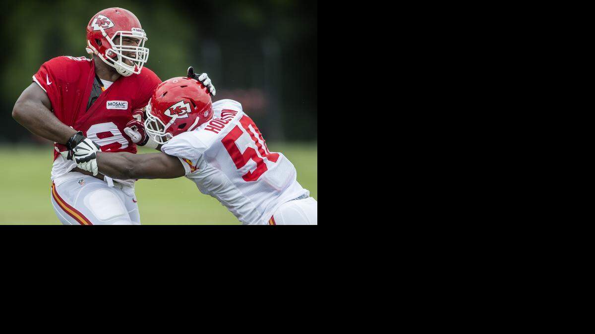 
Kansas City Chiefs offensive lineman Donald Stephenson, left, returned from a four-game suspension this week.
