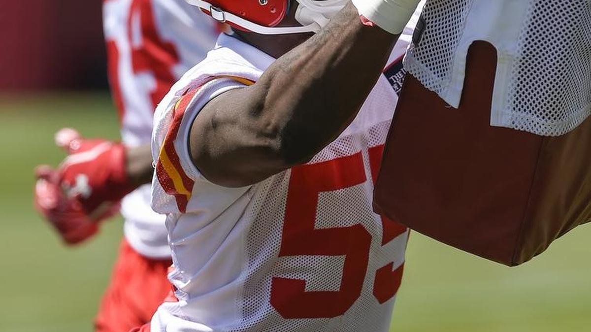 Chiefs outside linebacker Dee Ford is getting more reps at training camp with Justin Houston and Tamba Hali out.