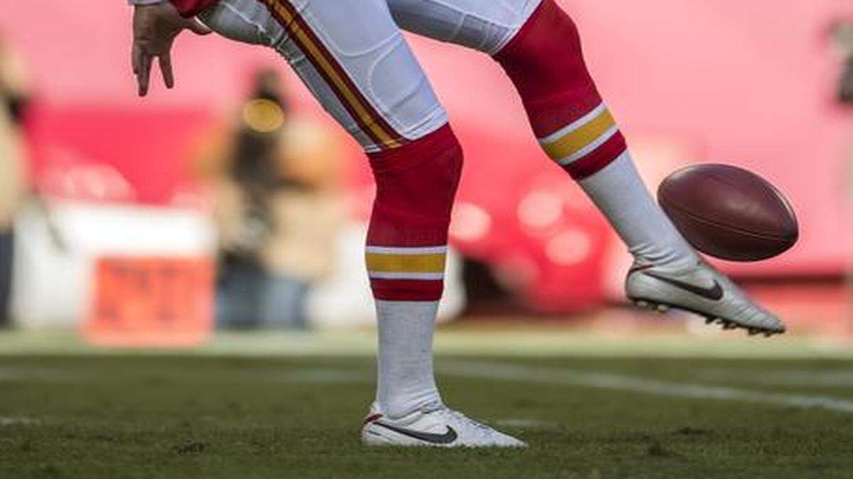 
Dustin Colquitt might be the best secret weapon the Chiefs have. Among the best in the league as a punter, he dictates field position with his precision.
