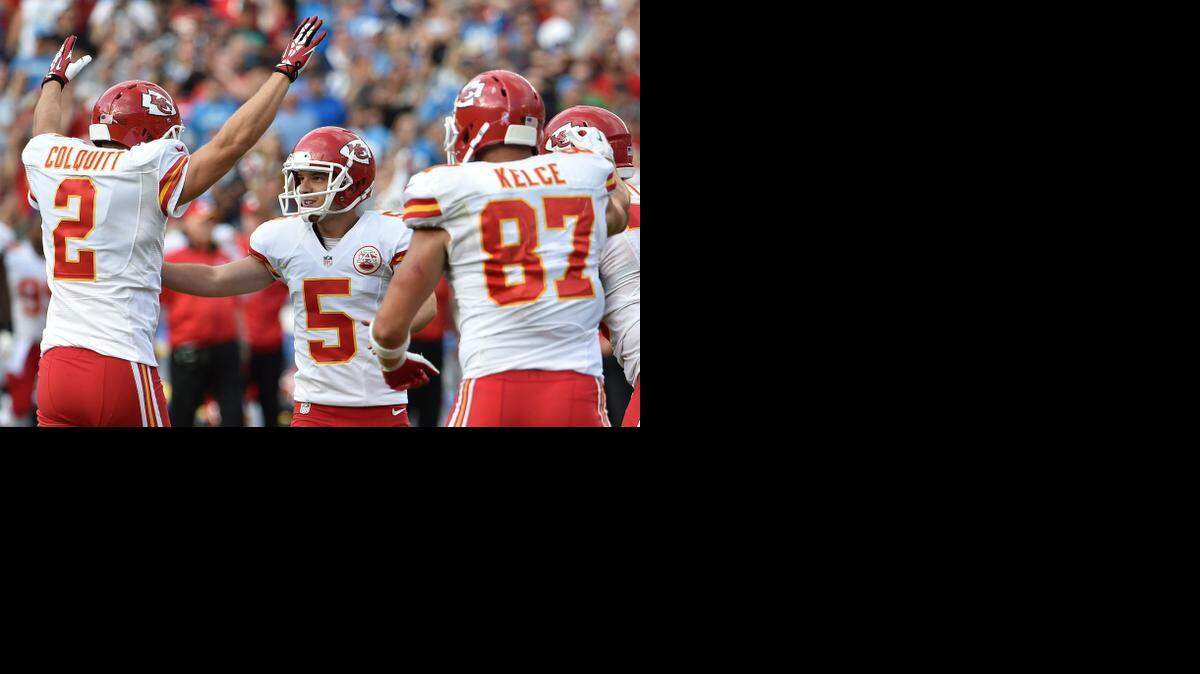 
Chiefs kicker Cairo Santos (5) celebrated with teammates after kicking the game-winning 48-yard field goal with 26 seconds left against the Chargers on Sunday in San Diego.
