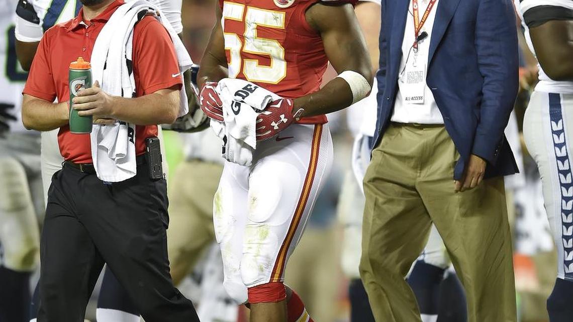 
Chiefs linebacker Dee Ford left the field after sustaining a rib injury during the second quarter of Friday night’s game against Seattle at Arrowhead Stadium. He later returned.
