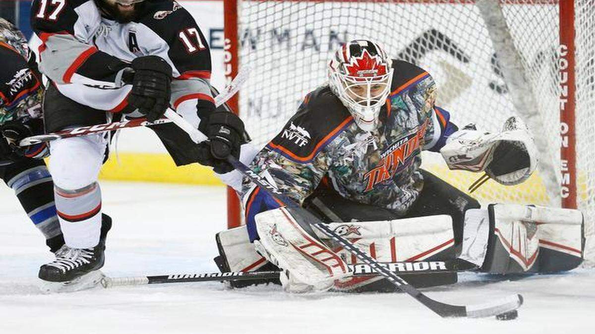 
Goalie Grant Rollheiser helped the Thunder beat Brampton on Saturday night, Wichita’s second consecutive win.
