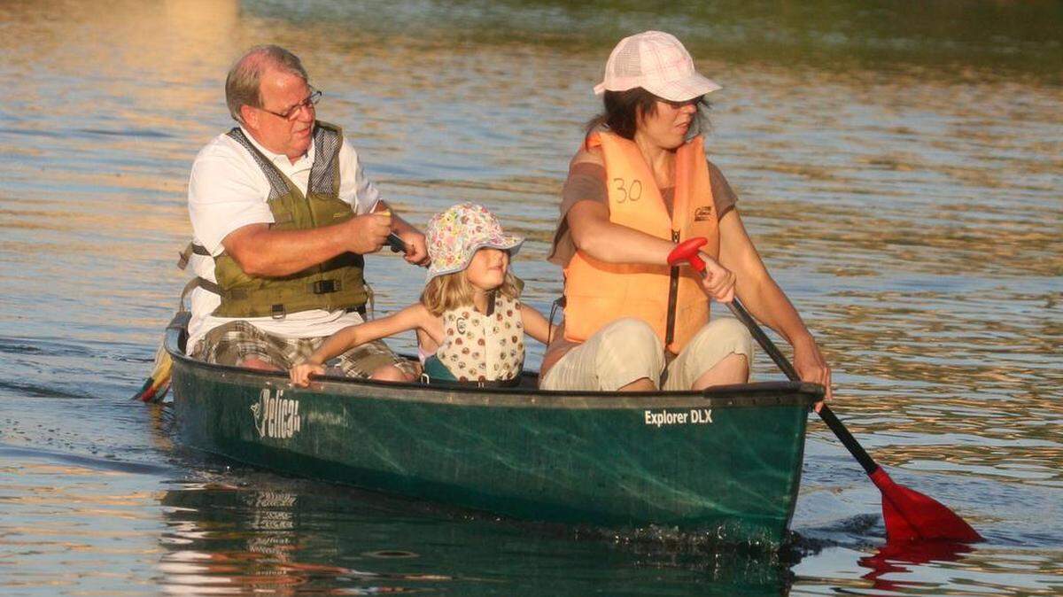 Canoeing and kayaking are two activities the public can try at Saturday’s Great Outdoors Day at El Dorado State Park.