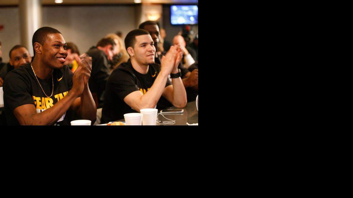 Readers vote undefeated Shockers as top sports story of 2014