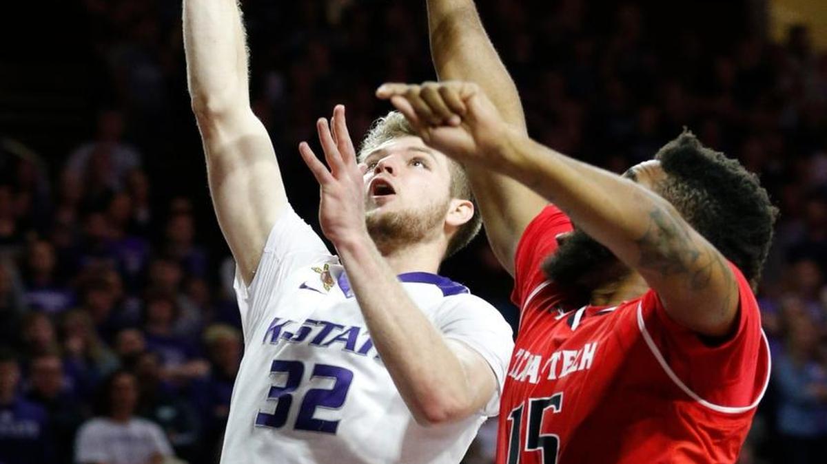 K-State forward Dean Wade (32) seems to be either a big part of the Wildcats’ offense or a little part, but rarely in between.