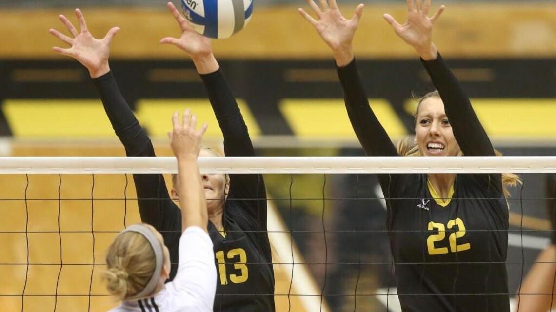 Shocker volleyball duo lives together, smashes together