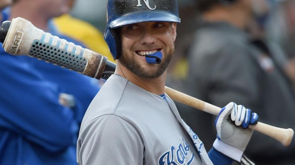 Alex Gordon is returning to Kansas City on a four-year, $72 million contract.
