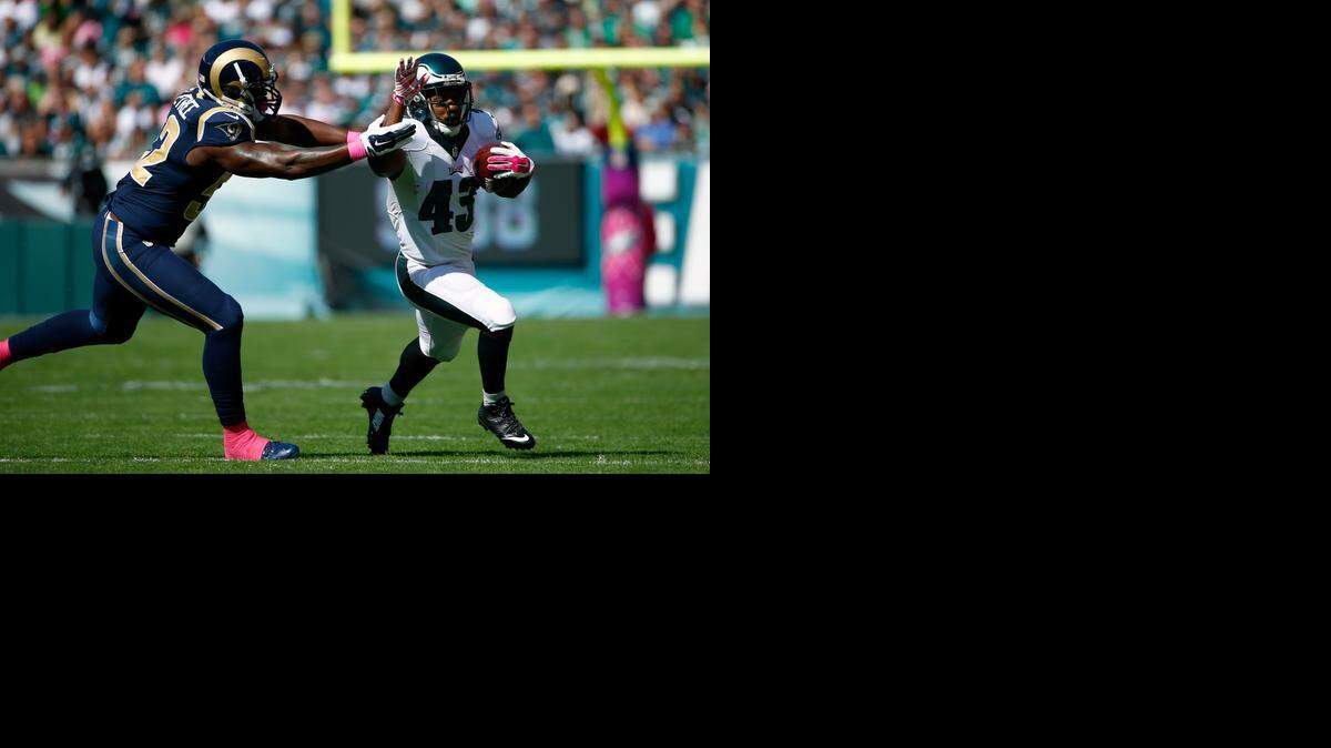 
Former Kansas State running back Darren Sproles, right, has 172 rushing yards and 198 receiving yards in five games for the Eagles.
